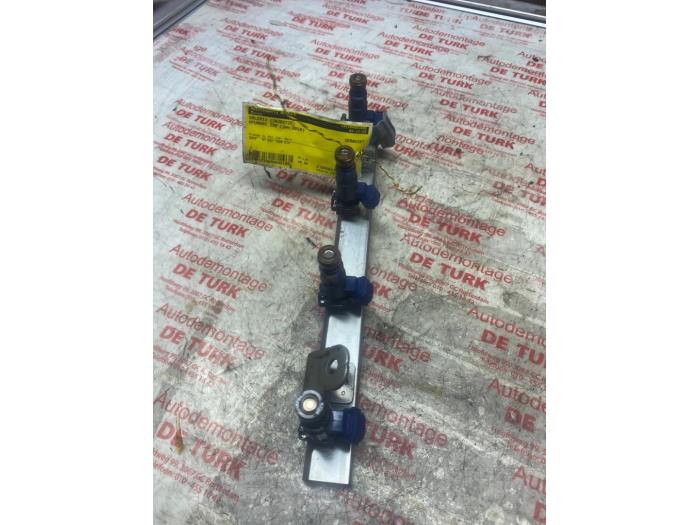 Fuel injector nozzle Hyundai i30 1.4 CVVT 16V - G4FA KIA