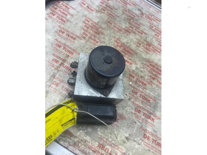Usados Bomba ABS Opel Insignia 2.0 CDTI 16V 130 Ecotec Precio € 54,45 IVA incluido ofrecido por Autosloperij de Turk