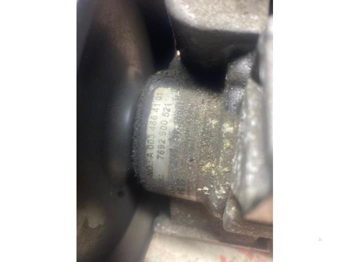 Usagé Pompe de direction Mercedes C Sportcoupé (C203) 1.8 C-180K 16V Prix € 65,34 Prix TTC proposé par Autosloperij de Turk