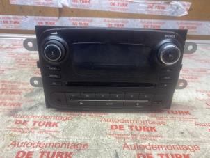 Gebrauchte Radio CD Spieler Opel Vivaro 1.6 CDTI 115 Preis € 120,00 Margenregelung angeboten von Autosloperij de Turk