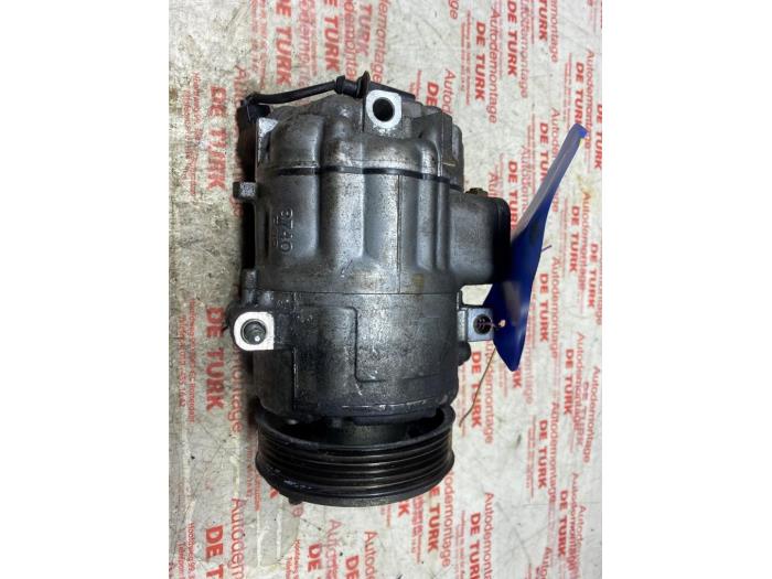 Air conditioning pump from a Volkswagen Polo IV (9N1/2/3) 1.9 SDI 2004