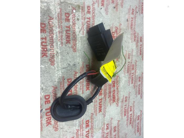 Gebrauchte Kraftstoffpumpe Modul Volkswagen Scirocco (137/13AD) 1.4 TSI 160 16V Preis € 21,78 Mit Mehrwertsteuer angeboten von Autosloperij de Turk