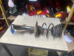 Used Fronts shock absorber, left Toyota Prius (NHW20) 1.5 16V Price € 40,00 Margin scheme offered by Autosloperij de Turk