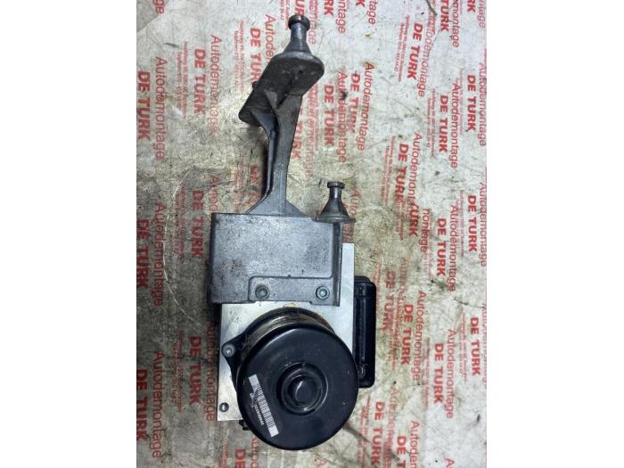 Usagé Bloc ABS Mercedes CLK (C209) 1.8 200 K 16V Prix € 196,02 Prix TTC proposé par Autosloperij de Turk