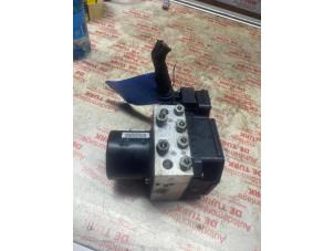 ABS-pump från en Opel Insignia Sports Tourer 2.0 CDTI 16V 130 ecoFLEX 2011