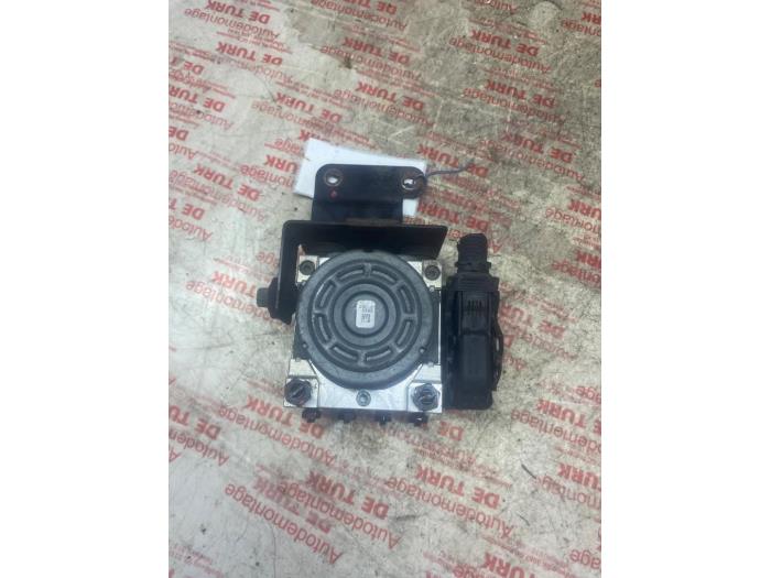 Begagnade ABS-pump Hyundai i10 (B5) 1.0 12V Pris € 87,12 Inklusive moms erbjuds av Autosloperij de Turk