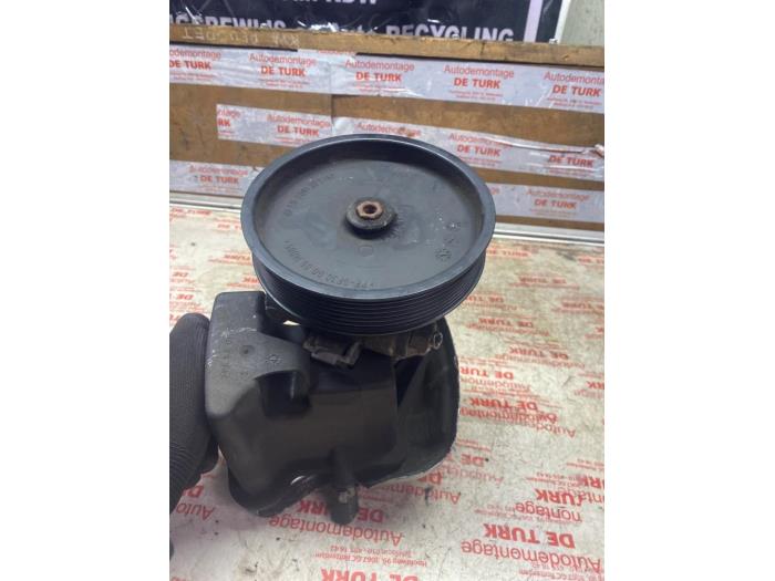 Usagé Pompe de direction Mercedes C (W203) 1.8 C-180K 16V Prix € 82,28 Prix TTC proposé par Autosloperij de Turk
