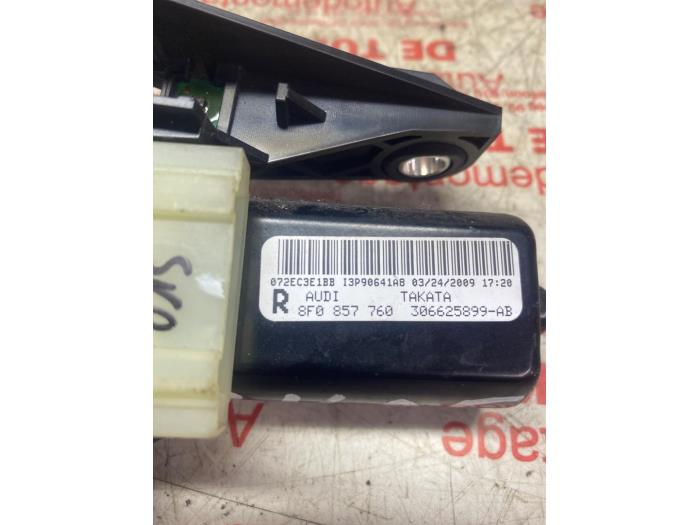 Seatbelt feeder right Audi A5 Cabrio 2.0 TFSI 16V - 8F0857760