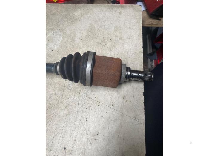 Front drive shaft, left from a Nissan Qashqai (J11) 1.2 DIG-T 16V 2016