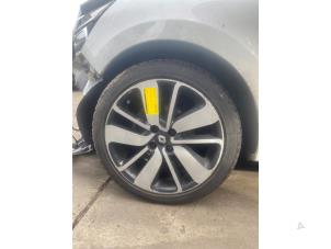Used Set of sports wheels + winter tyres Renault Clio IV (5R) 0.9 Energy TCE 90 12V Price € 400,00 Margin scheme offered by Autosloperij de Turk