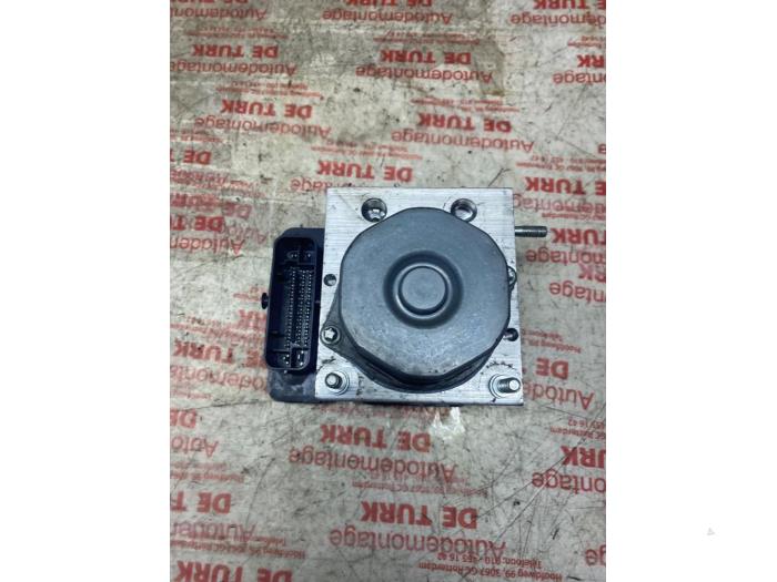 Usagé Pompe ABS Renault Clio IV (5R) 0.9 Energy TCE 90 12V Prix € 54,45 Prix TTC proposé par Autosloperij de Turk