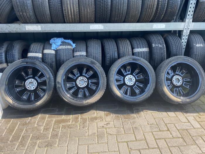 Jeu De 4 Jantes BMW Style 322 18x8 Avec Pneus 225/45 R18 - Occasion, 78k Km, Pour E84 X1 2010-2015