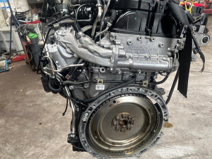 Motor van een Mercedes-Benz E (W212) E-220 CDI 16V BlueEfficiency,BlueTEC 2013