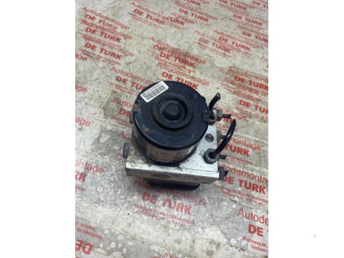 Usagé Bloc ABS Ford Fiesta 5 (JD/JH) 1.4 TDCi Prix € 82,28 Prix TTC proposé par Autosloperij de Turk