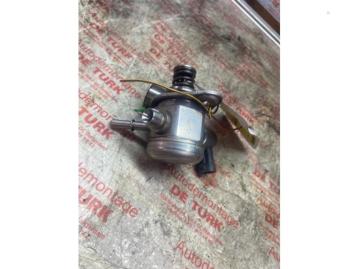 Begagnade Högtryckspump Ford Fiesta 6 (JA8) 1.0 EcoBoost 12V 125 Pris € 84,70 Inklusive moms erbjuds av Autosloperij de Turk