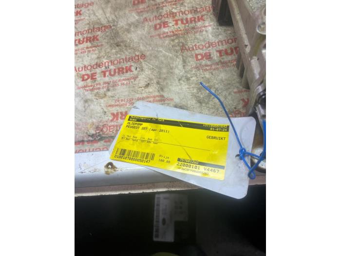 Ölpumpe van een Peugeot 207/207+ (WA/WC/WM) 1.4 16V VTi 2011