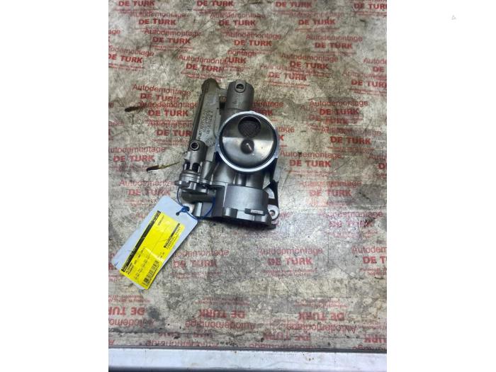 Begagnade Oljepump Peugeot 207/207+ (WA/WC/WM) 1.4 16V VTi Pris € 108,90 Inklusive moms erbjuds av Autosloperij de Turk
