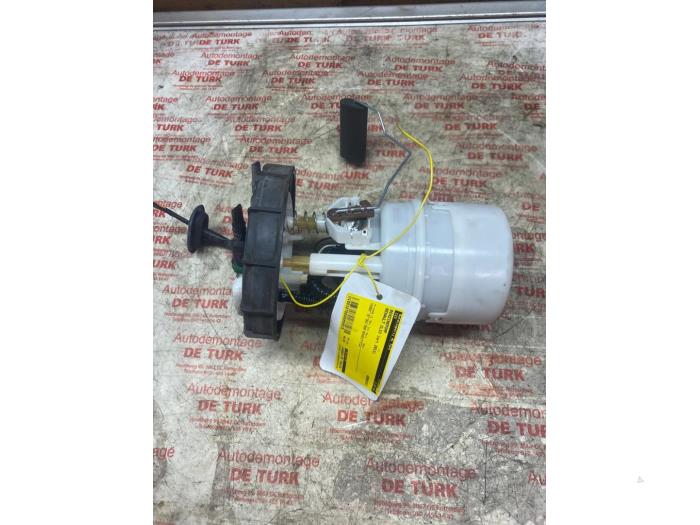 Begagnade Bensinpump Renault Clio IV (5R) 0.9 Energy TCE 90 12V Pris € 43,56 Inklusive moms erbjuds av Autosloperij de Turk
