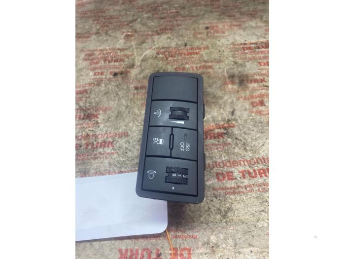 Usados Interruptor combinado de ventanillas Kia Venga 1.4 CVVT 16V Precio € 32,67 IVA incluido ofrecido por Autosloperij de Turk