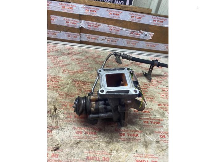 Pompe de direction d'un Ford Mondeo III 2.0 TDCi 115 16V Euro IV 2005