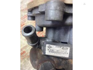 Pompe de direction d'un Ford Mondeo III 2.0 TDCi 115 16V Euro IV 2005