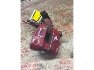 Usados Pinzas de freno izquierda detrás Alfa Romeo MiTo (955) 1.4 16V Precio € 32,67 IVA incluido ofrecido por Autosloperij de Turk