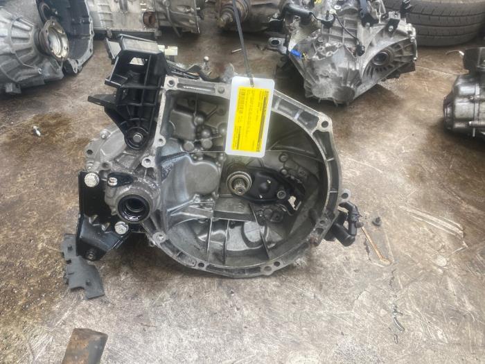 Gebrauchte Getriebe Peugeot 2008 (CU) 1.2 Vti 12V PureTech 82 Preis € 191,18 Mit Mehrwertsteuer angeboten von Autosloperij de Turk