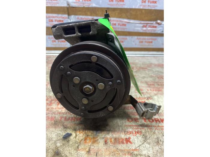 Usagé Pompe clim Fiat Punto II (188) 1.4 16V Prix € 43,56 Prix TTC proposé par Autosloperij de Turk