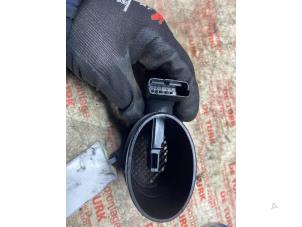 Luftmengenmesser van een Citroën C4 Picasso (UD/UE/UF) 1.8 16V 2008