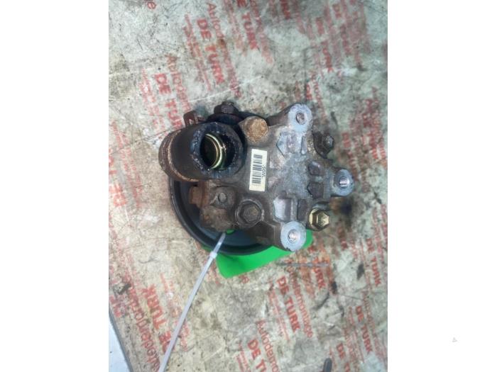 Usagé Pompe de direction Chrysler Voyager/Grand Voyager (RG/RS) 2.5 CRD Prix € 54,45 Prix TTC proposé par Autosloperij de Turk