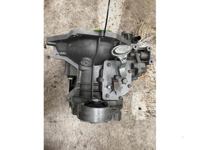 Gebrauchte Getriebe Chrysler Voyager/Grand Voyager (RG/RS) 2.8 CRD 16V Autom. Preis € 272,25 Mit Mehrwertsteuer angeboten von Autosloperij de Turk