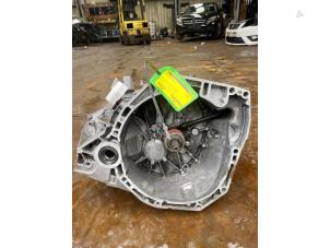 Usados Caja de cambios Nissan Juke (F15) 1.2 DIG-T 16V Precio € 326,70 IVA incluido ofrecido por Autosloperij de Turk