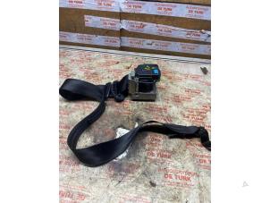 Usados Cinturón de seguridad derecha delante Skoda Fabia (6Y5) 1.4 TDI 70 Precio € 54,45 IVA incluido ofrecido por Autosloperij de Turk