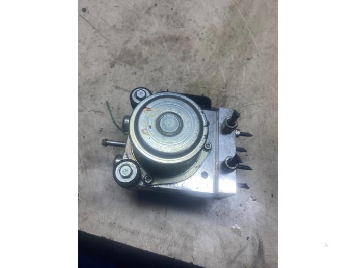 Usagé Bloc ABS Nissan Juke (F15) 1.2 DIG-T 16V Prix € 54,45 Prix TTC proposé par Autosloperij de Turk