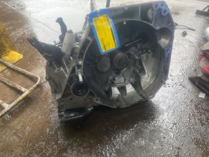 Używane Skrzynia biegów Renault Captur (2R) 0.9 Energy TCE 12V Cena € 244,42 Z VAT oferowane przez Autosloperij de Turk