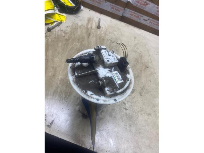 Usagé Pompe essence Peugeot 2008 (CU) 1.2 Vti 12V PureTech 82 Prix € 43,56 Prix TTC proposé par Autosloperij de Turk