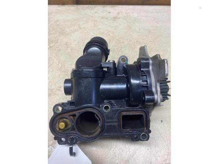 Begagnade Vattenpump Audi A5 Cabrio (8F7) 2.0 TFSI 16V Pris € 87,12 Inklusive moms erbjuds av Autosloperij de Turk