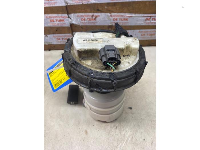 Usagé Pompe essence Nissan Pulsar (C13) 1.2 DIG-T 16V Prix € 54,45 Prix TTC proposé par Autosloperij de Turk