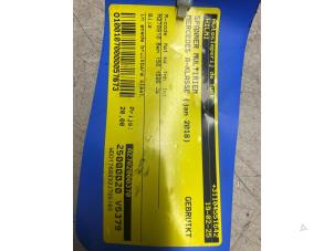 Spanrolle multiriem van een Mercedes-Benz A (W176) 1.6 A-200 16V 2018