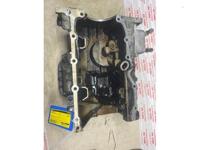 Usagé Couvercle carter Nissan Qashqai (J11) 1.2 DIG-T 16V Prix € 82,28 Prix TTC proposé par Autosloperij de Turk