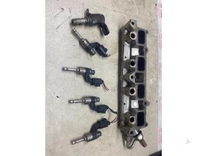 Begagnade Insprutare (bensin) Volkswagen Touran (1T3) 1.4 16V TSI 140 Pris € 163,35 Inklusive moms erbjuds av Autosloperij de Turk