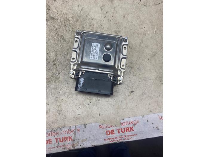 Usagé Boitier Adblue Mercedes C (W205) C-220 2.2 CDI BlueTEC, C-220 d 16V Prix € 24,20 Prix TTC proposé par Autosloperij de Turk