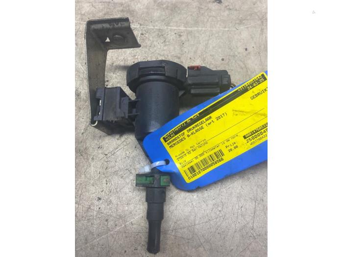 Begagnade Bränsletrycksregulator Mercedes A (W176) 1.6 A-180 16V Pris € 21,78 Inklusive moms erbjuds av Autosloperij de Turk