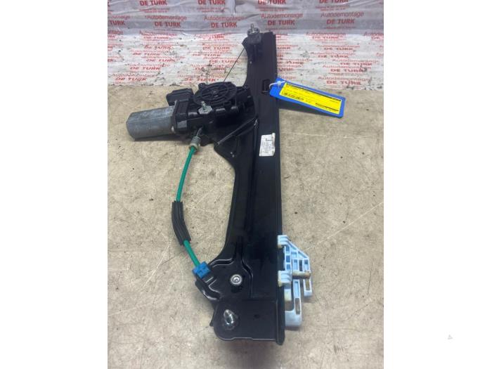Begagnade Fönstermekanism, 4-dörrars, vänster fram BMW 2 serie (F22) 218i 1.5 TwinPower Turbo 12V Pris € 32,67 Inklusive moms erbjuds av Autosloperij de Turk