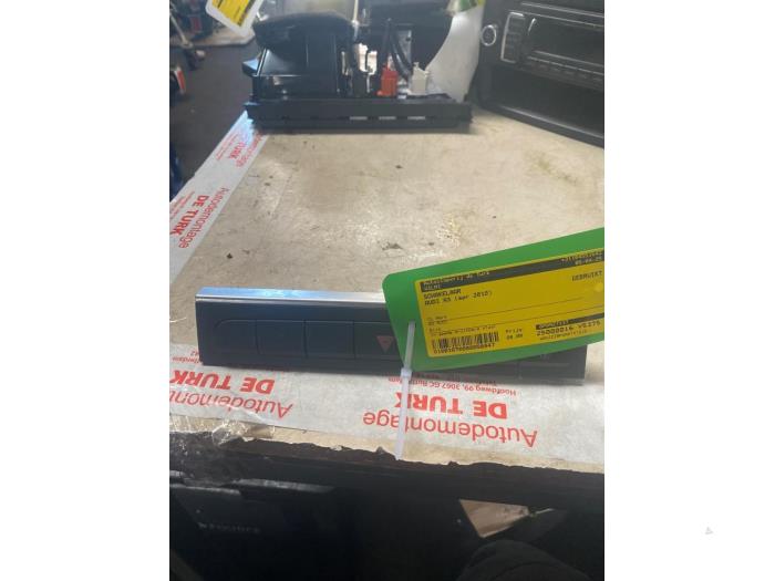 Usados Interruptor Audi A3 (8P1) 1.4 TFSI 16V Precio € 21,78 IVA incluido ofrecido por Autosloperij de Turk