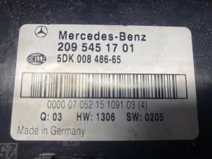 Używane Skrzynka bezpieczników Mercedes CLK (R209) 3.0 280 V6 18V Cena € 82,28 Z VAT oferowane przez Autosloperij de Turk