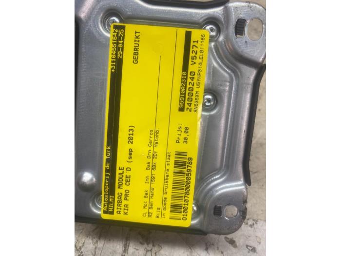 Usados Módulo de Airbag Kia Pro cee'd (JDB3) 1.6 GT 16V Precio € 32,67 IVA incluido ofrecido por Autosloperij de Turk