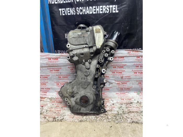 Usagé Couvercle de distribution Audi A1 Sportback (8XA/8XF) 1.4 TFSI Cylinder on demand 16V Prix € 87,12 Prix TTC proposé par Autosloperij de Turk