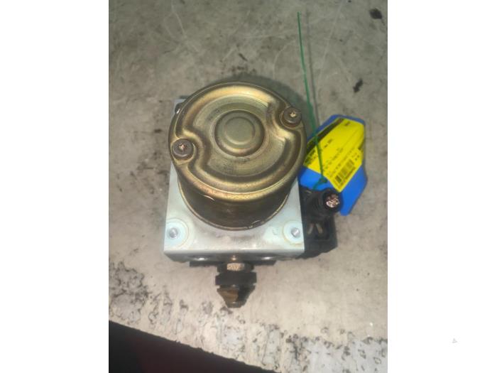 Usagé Pompe ABS Suzuki Alto (RF410) 1.1 16V Prix € 65,34 Prix TTC proposé par Autosloperij de Turk