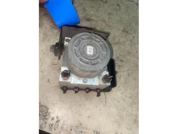 Bloc ABS d'un Hyundai i10 (B5) 1.0 12V 2016